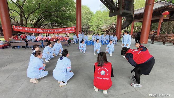 企业致敬白衣天使凝聚社会温情pg电子免费模拟器沈阳爱心(图3)