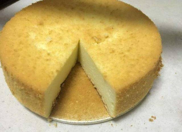 鸡蛋和面粉香甜软嫩比蛋糕店的还好吃pg电子网站电饭锅就能做蛋糕只用(图2)